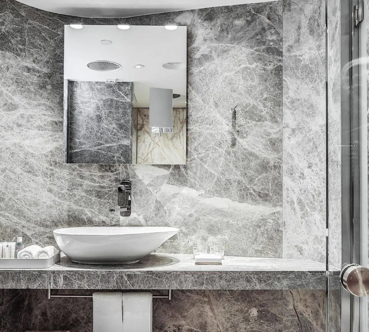 Ovolo Central Гонконг 5*,