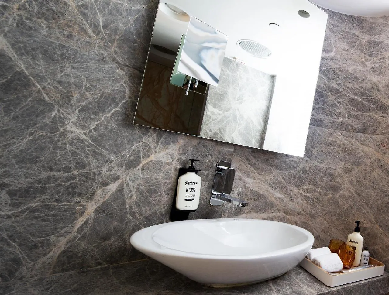 Ovolo Central Гонконг 5*,